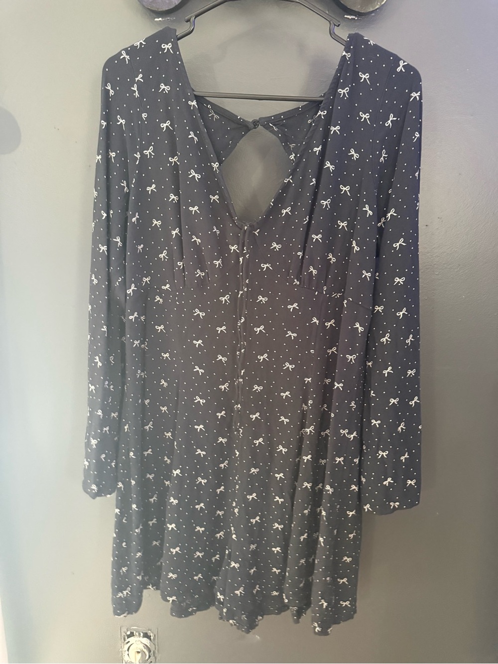 American Eagle Black Long-Sleeve Bow Print Romper